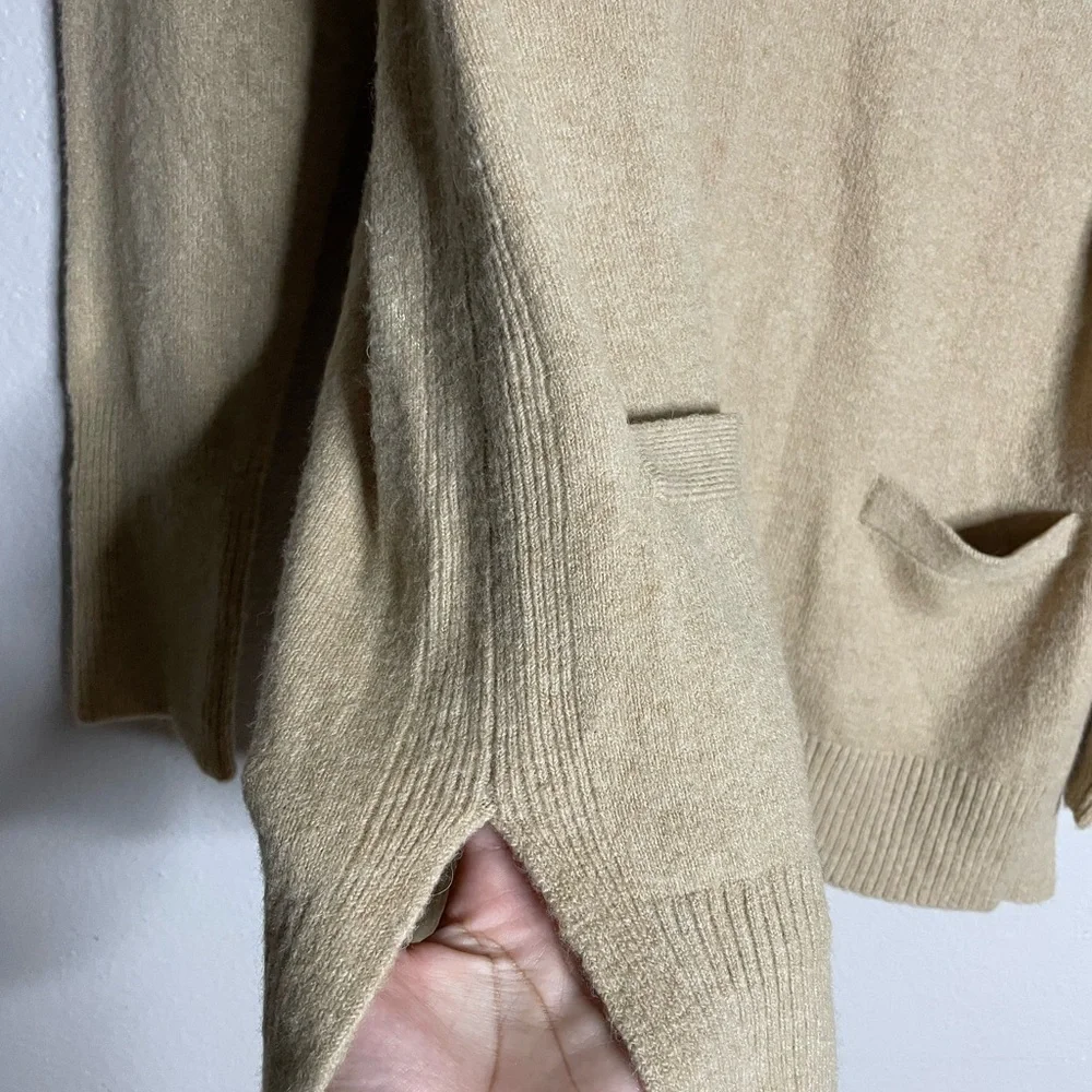 J. Crew Neutral V-Neck Merino Wool & Alpaca blend Knit Sweater Size Medium